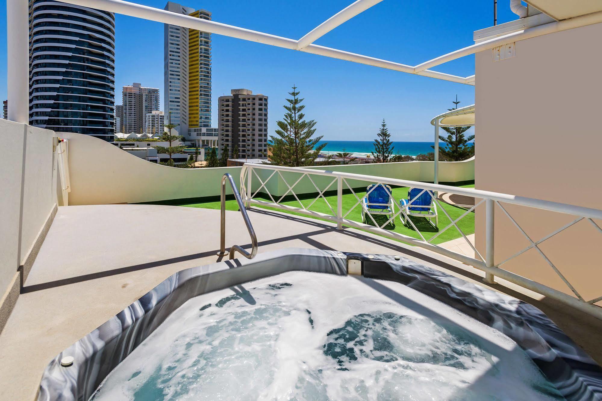 The Ritz Resort Heated Pool 黄金海岸 外观 照片